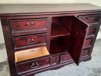 Dresser