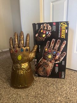 Gold gauntlet: Marvel Legends Infinity Gauntlet