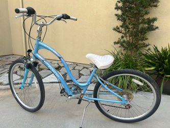 Electra Townie 6 speed Women’s Bike.