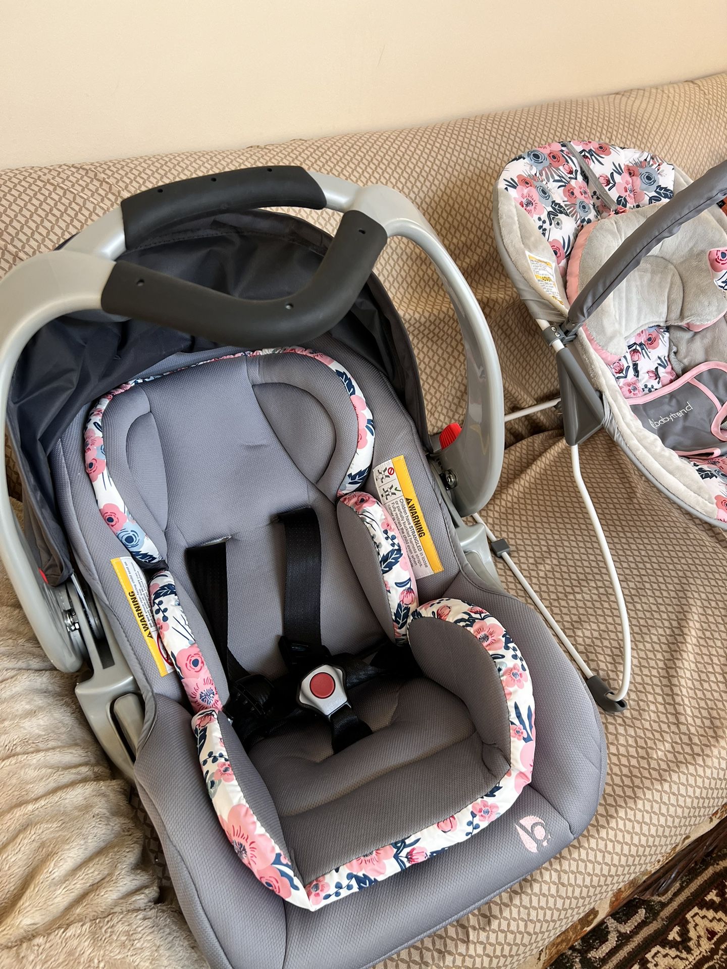 baby trend travel system & matching bouncer