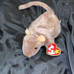 Ty beanie baby 1999 tiptoe the rat