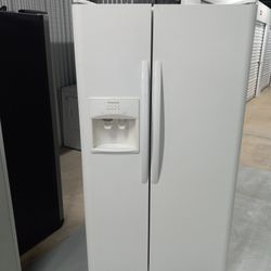 Frigidaire Refrigerator 