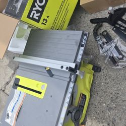 RYOBI
13 Amp 8-1/4 in. Compact Portable Corded Jobsite Table Saw (No Stand)
3.4k
