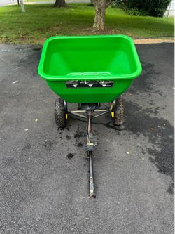 John Deere LPBS36JD 175 lb Tow Behind Broadcast Spreader