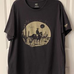 Men’s Levi Graphic Tee Large