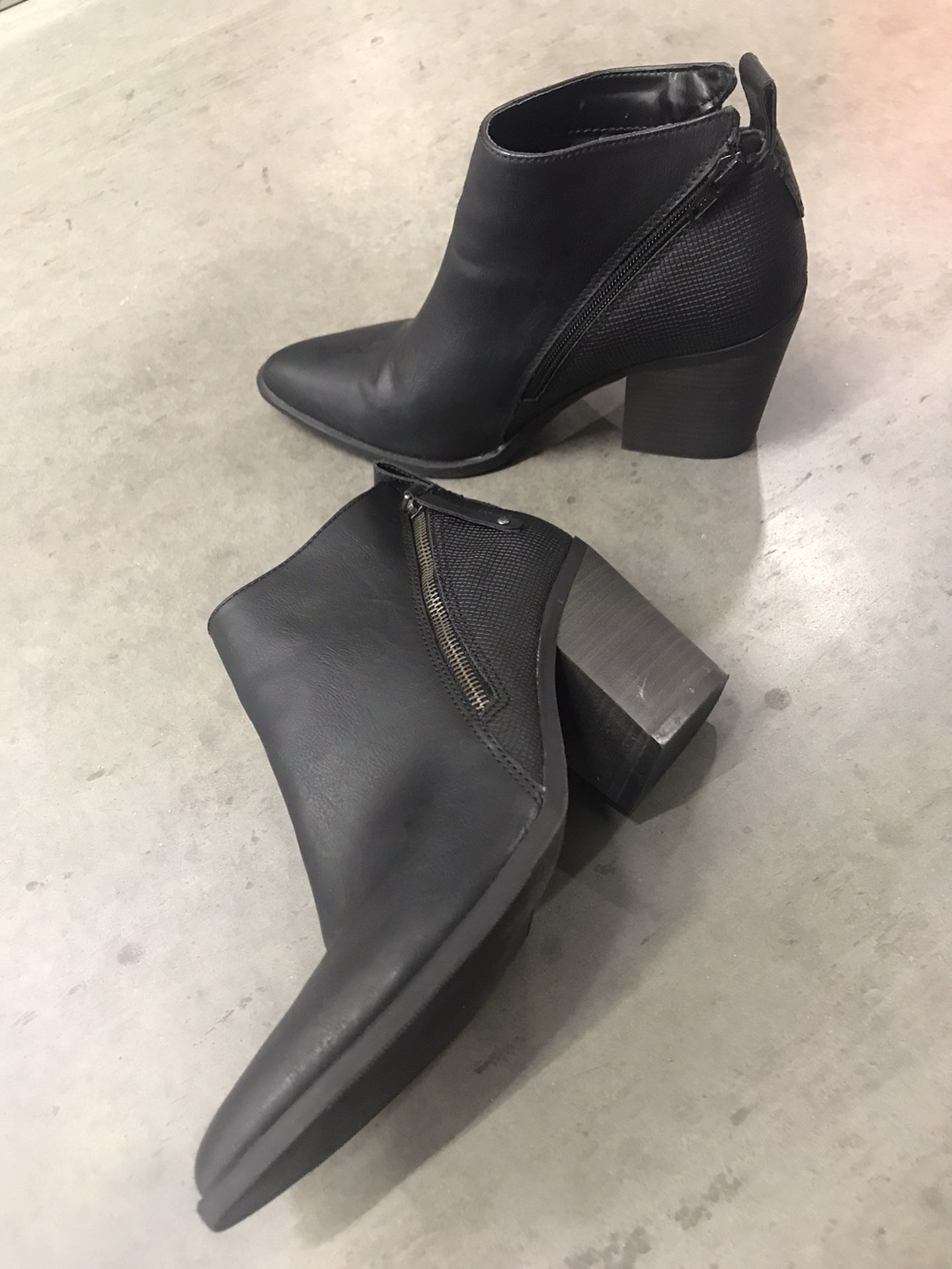 Ladies. Boots.  Size. 9 