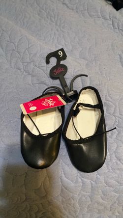 Toddler girl ballet dance shoes size 9 NWT