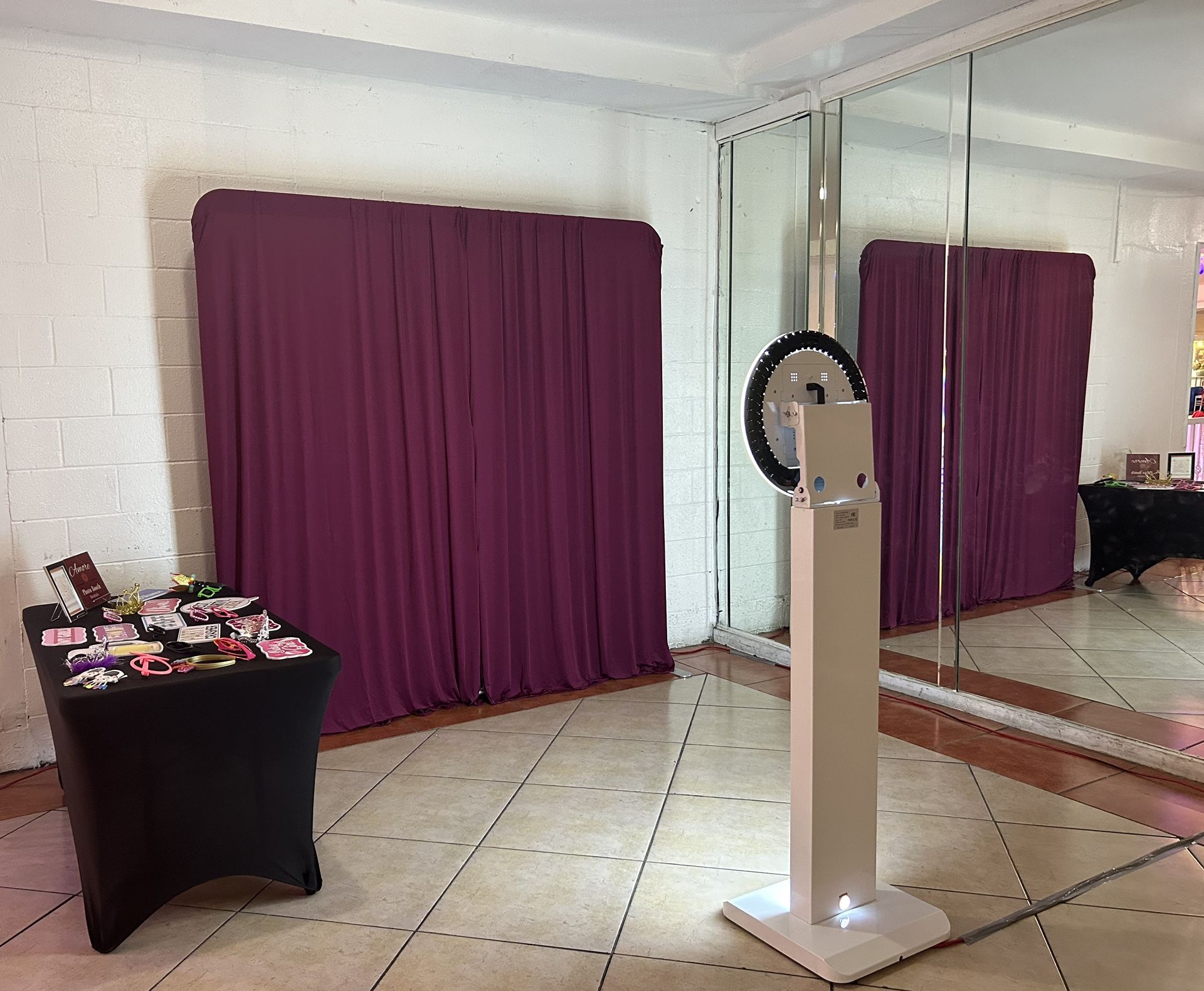 PHOTO BOOTH