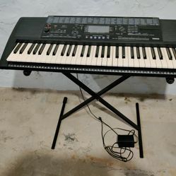 Yamaha PSR-320 Keyboard.