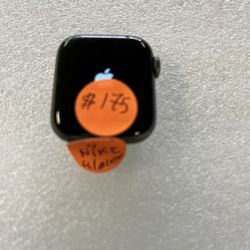 Apple Watch series 4 Nike GPS plus cellular Unlocked to any carrier 40 mm great condition