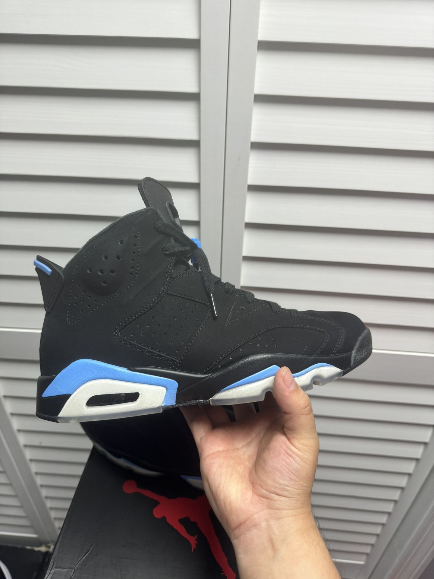 Jordan 6 UNC Size 10