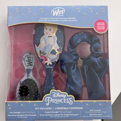 Brand New Disney Princess Wet Brush Cinderella Gift Set In Box With Hair Accessories 