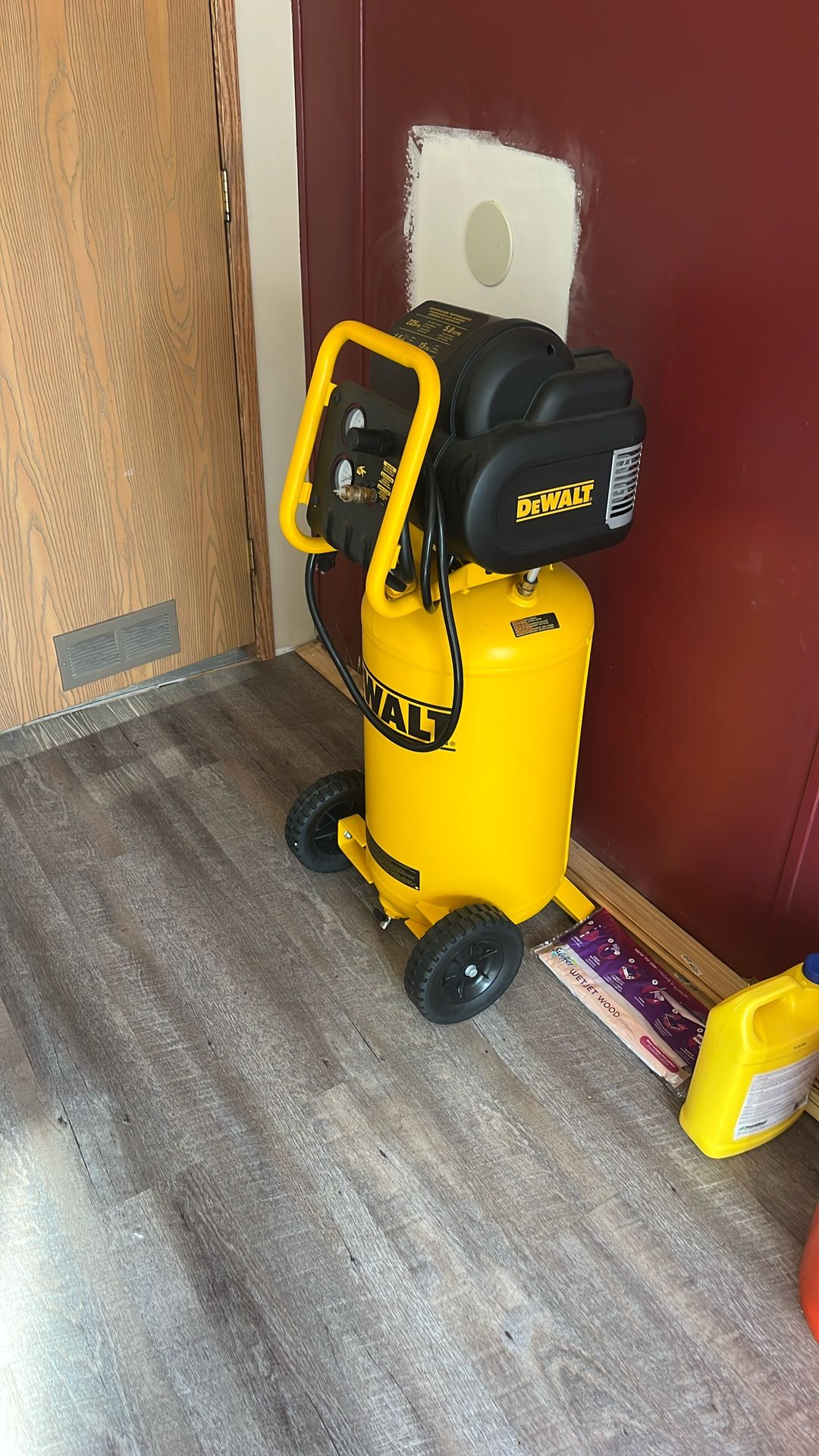 Air Compressor DeWalt 15 Gallon