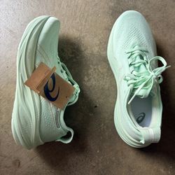 ASICS Women's Gel-Nimbus 26 Running Shoe 9.5 - Mint Green