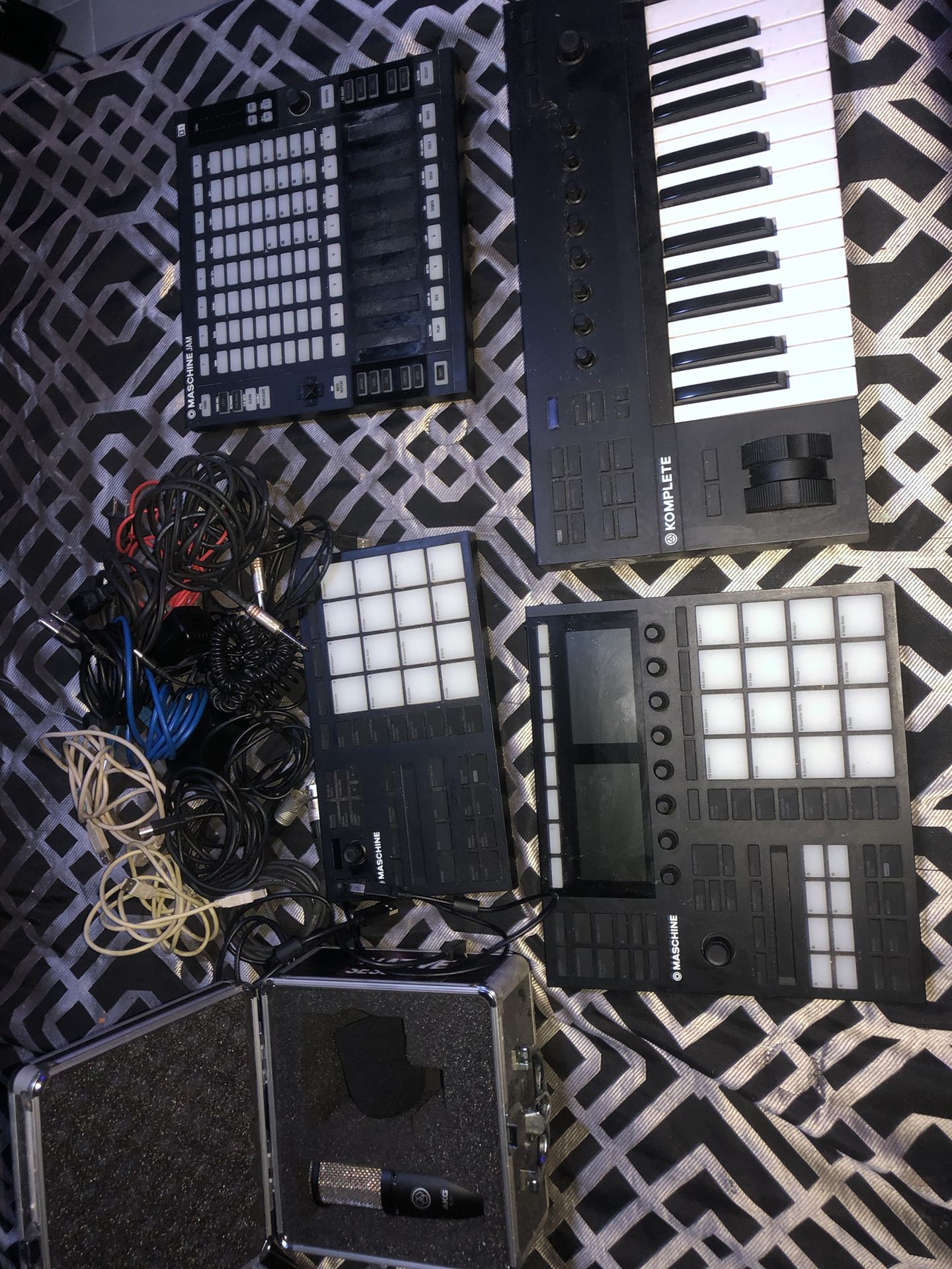 PRODUCER BUNDLE NATIVE INSTRUMENTS EQUIPMENT