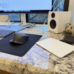 Apple Magic Trackpad 2