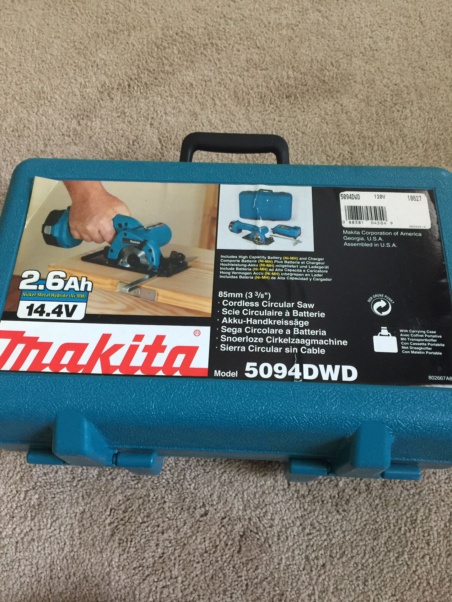 Makita 14.4 V 3 3/8” cordless circular saw.