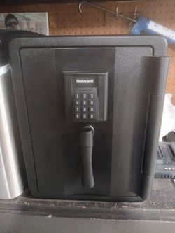 Honeywell safe