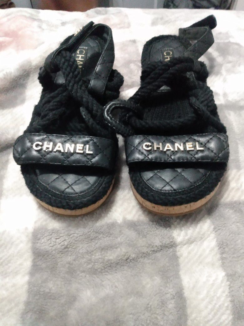madras Sightseeing bh Blk Coco Chanel Sandals For Sell for Sale in Houston, TX - OfferUp