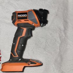 RIDGID 18-Volt LED Work Light (R8693B). 