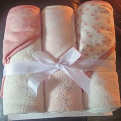 Jessica Simpson Hooded Baby Towels