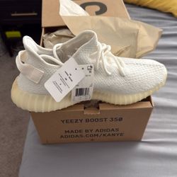 Yeezy Boost 350 V2 Triple White Size 9 1/2