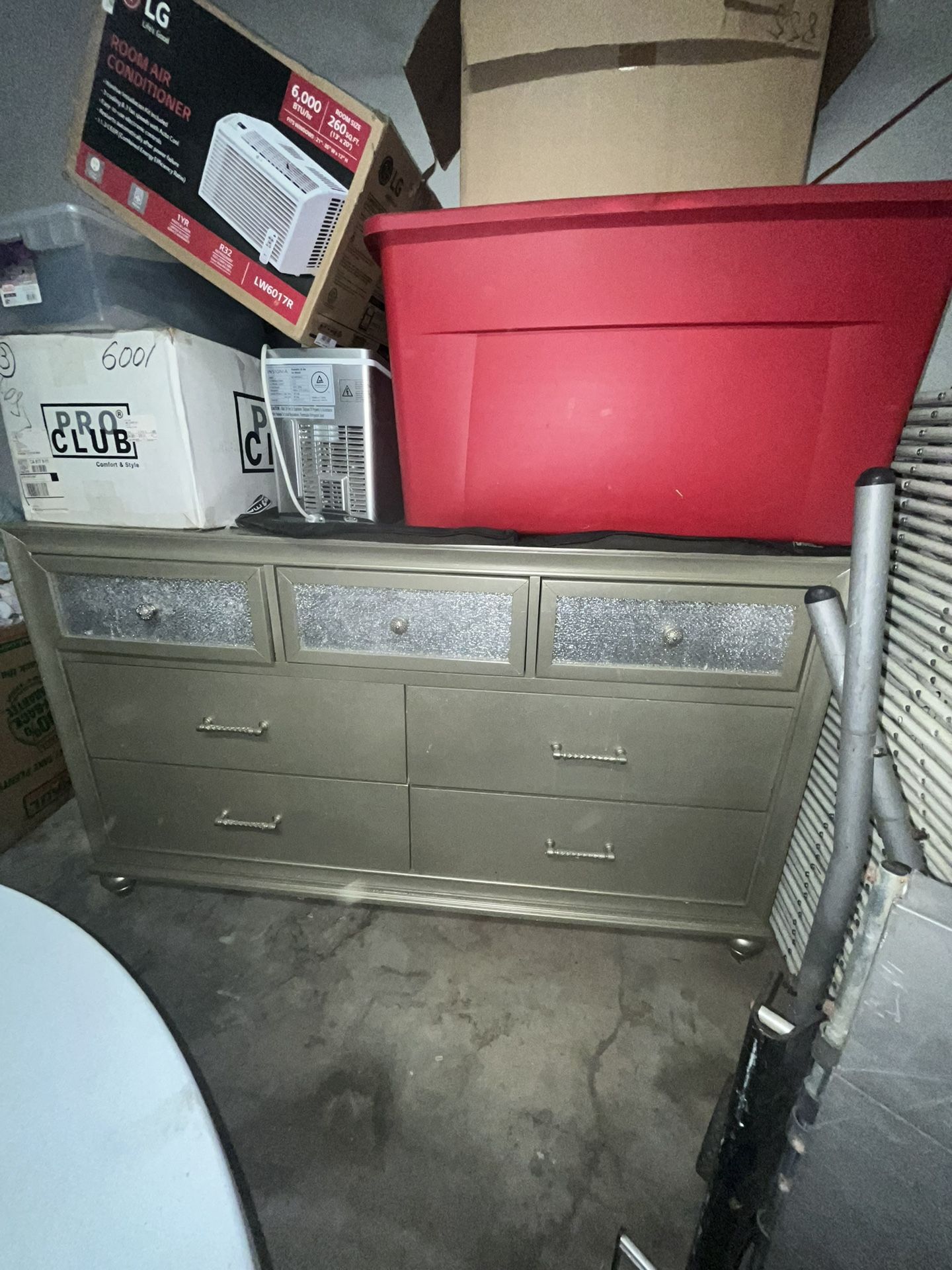 Dresser