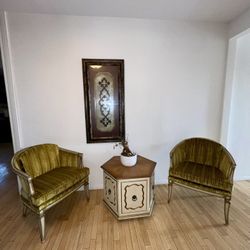 Coffee Table w/ Chairs