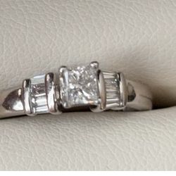 Beautiful PLATINUM And Diamond Engagement Ring