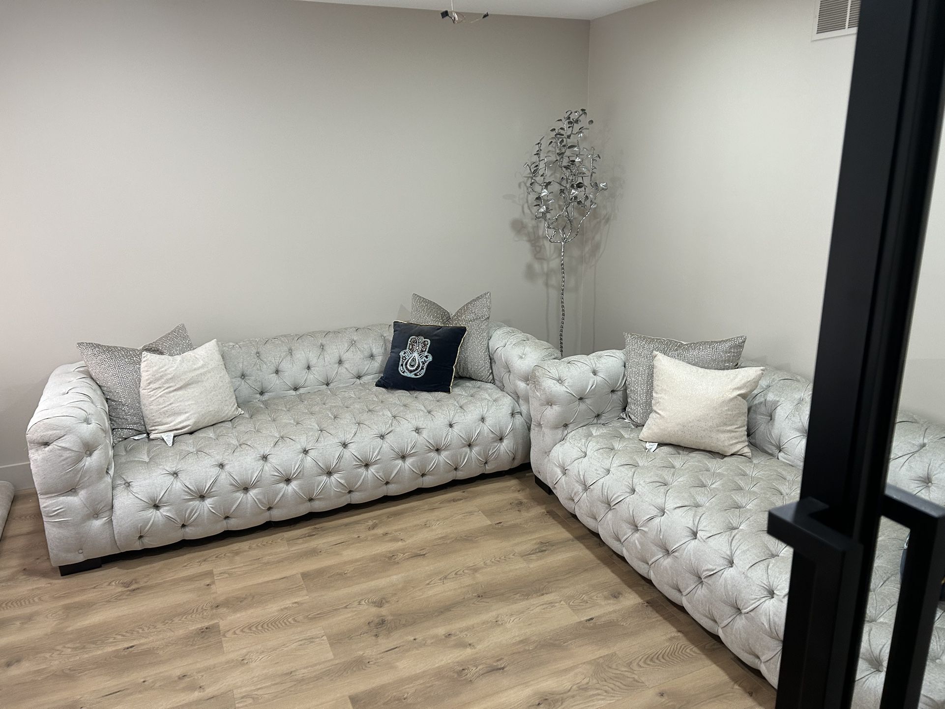 2 Sofas