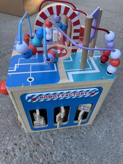 Schwarz Robot Buddy wooden activity cube