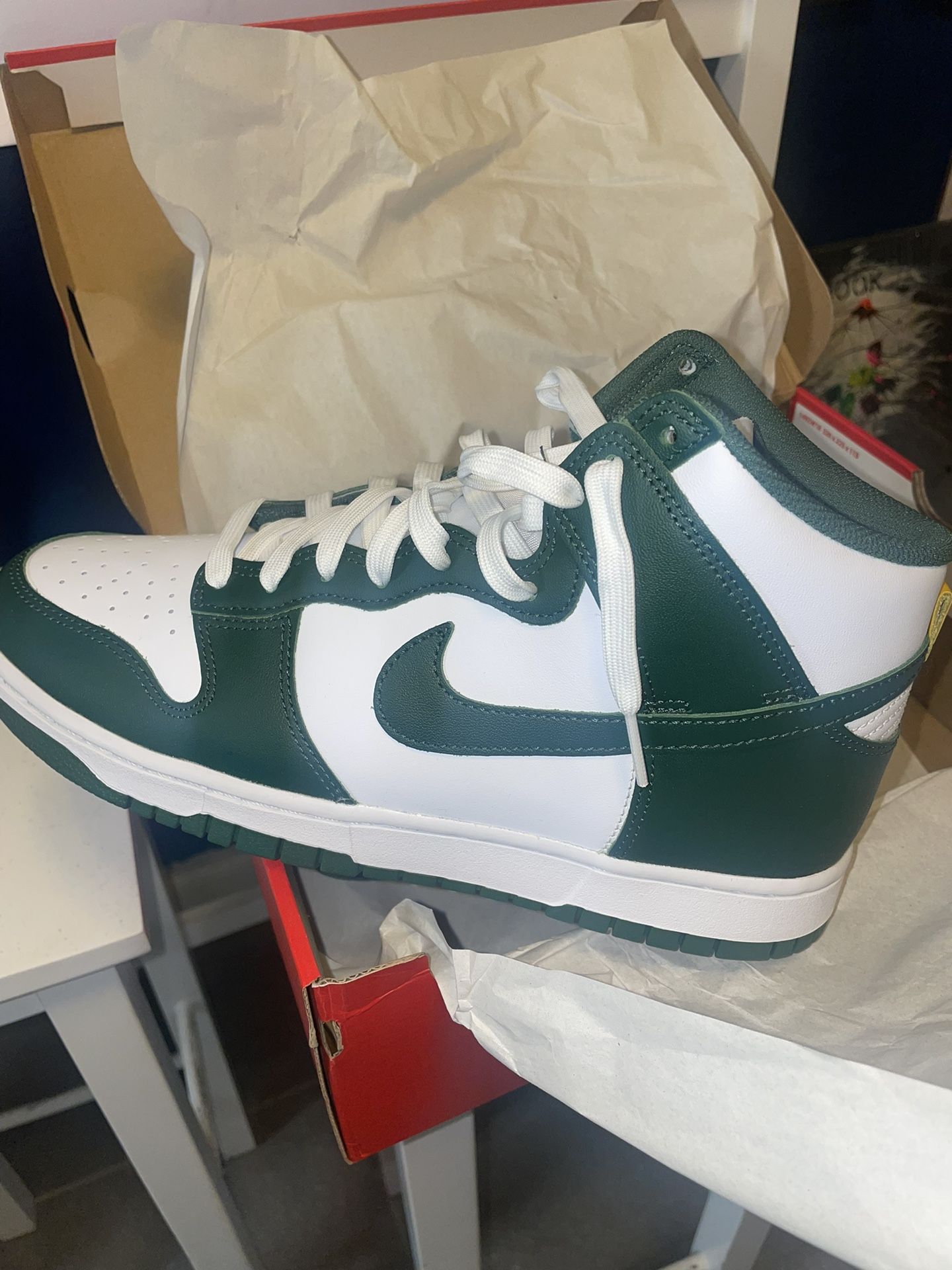 Australia Dunk High. Size 9.5