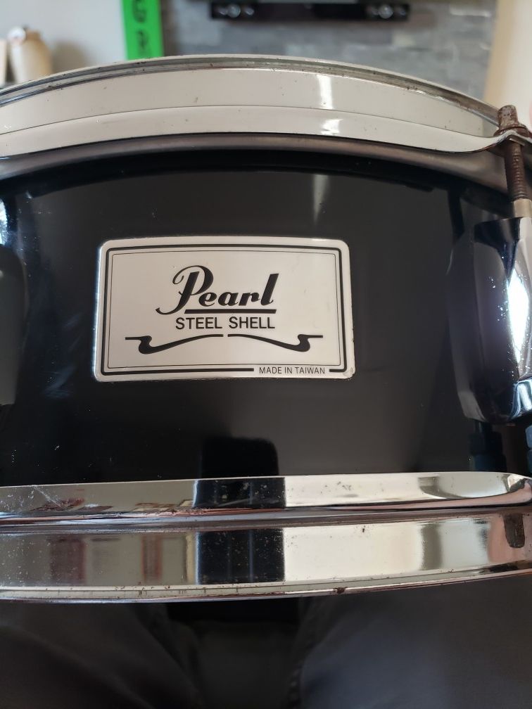 Pearl steel snare drum