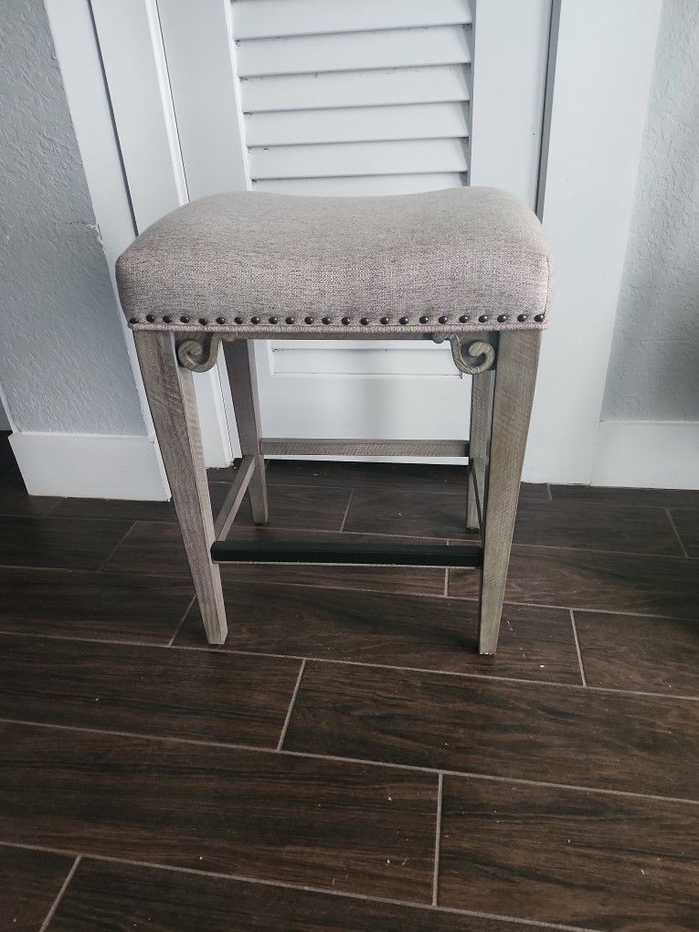 Backless Counter Height Bar Stool