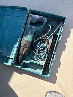 Makita Rotary Hammer Drill with Case and Bits