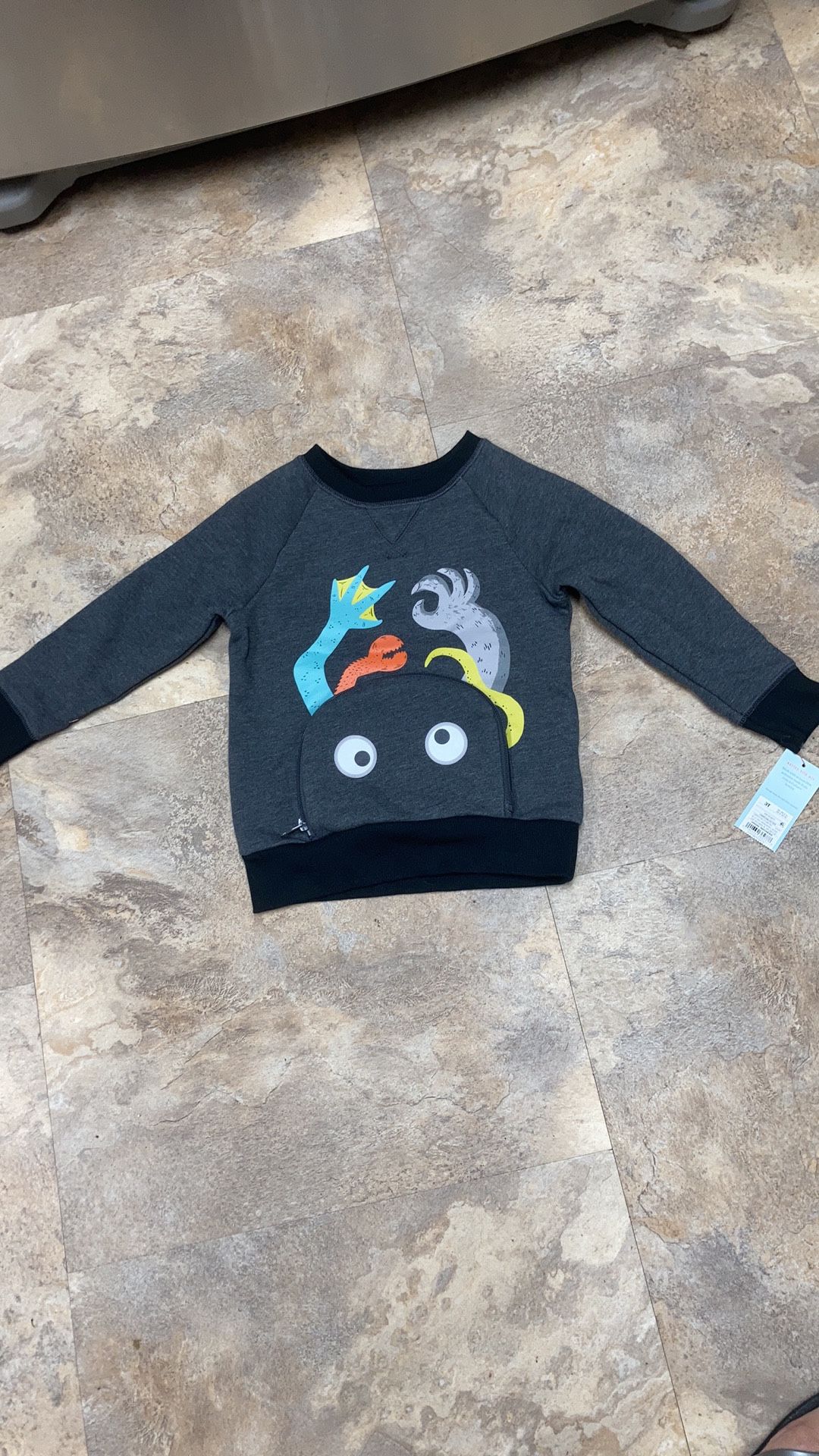 New boys 3t sweatshirt $6
