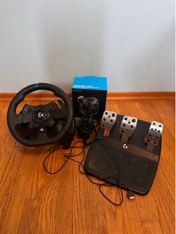 Logitech G923 Sim Racing Wheel, Pedals, Shifter XBOX/PC