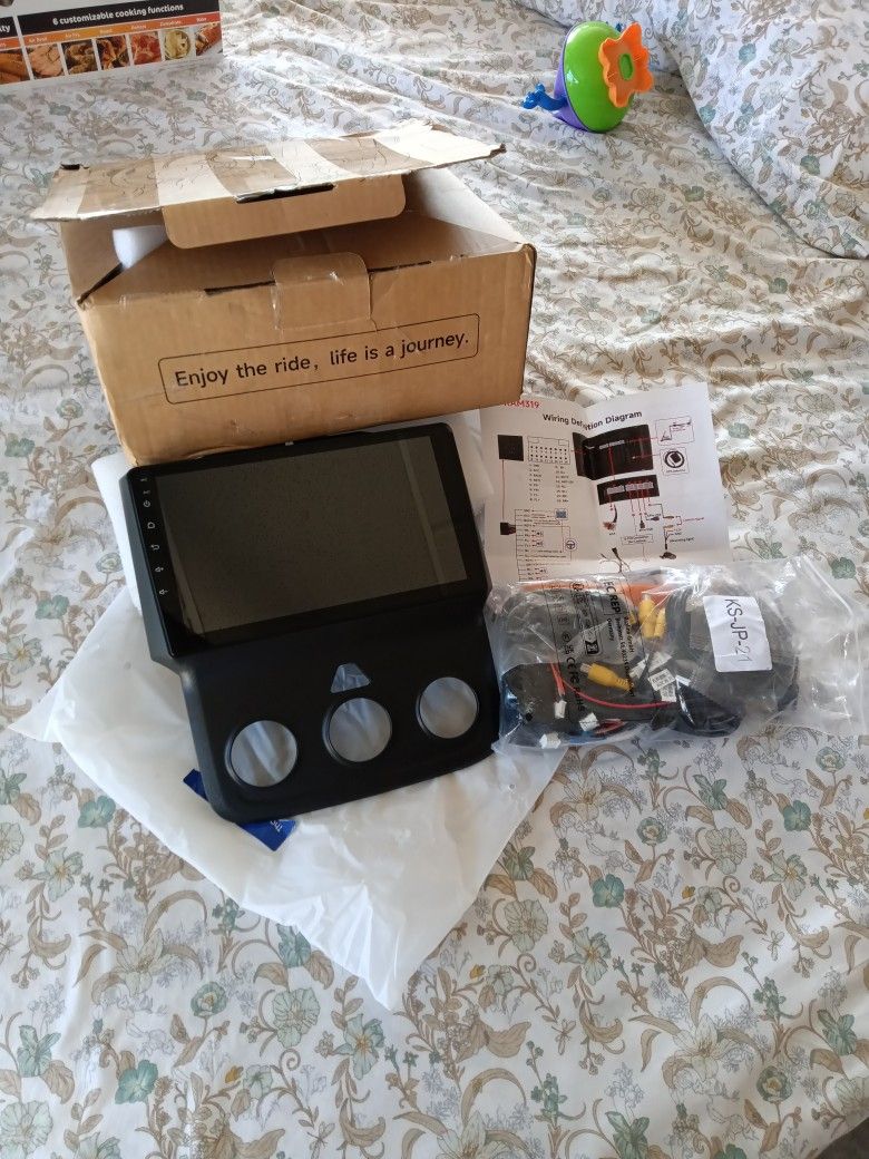 9 Inch Screen Car Radio Stereo