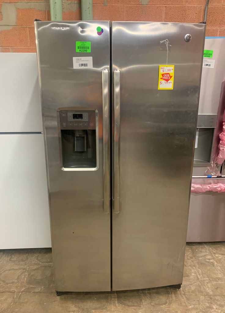 GE GSS25LSLSS 25.3-cu ft Refrigerator