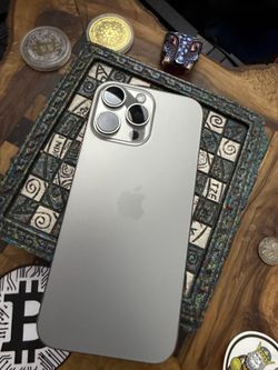 Iphone 16 pro max 256GB natural titanium unlocked
