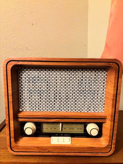 Retro Style AM/FM Bluetooth Table Radio 11 inches wide