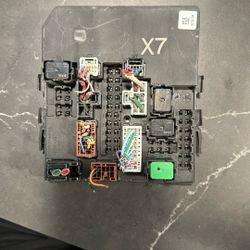 2006-2017 Nissan Armada Titan XTerra Power Distribution Module 284B7 ZE03B OEM