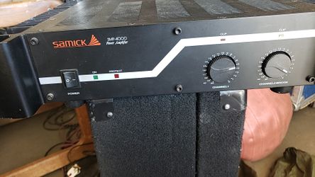 Samick SMP-4000 power amplifier