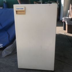 FROSTMAN Refrigerator