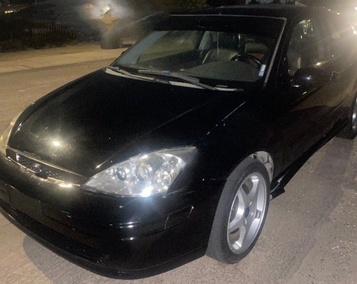 $2200 Ford Focus 2003