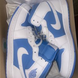Air Jordan 1 MID SE 