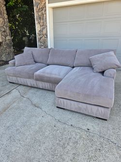 Free delivery Macy's couch
