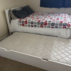 White Bed-Full Size With Twin Trundle 