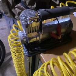Viair 40047 400P-RV Portable Automatic Compressor Kit