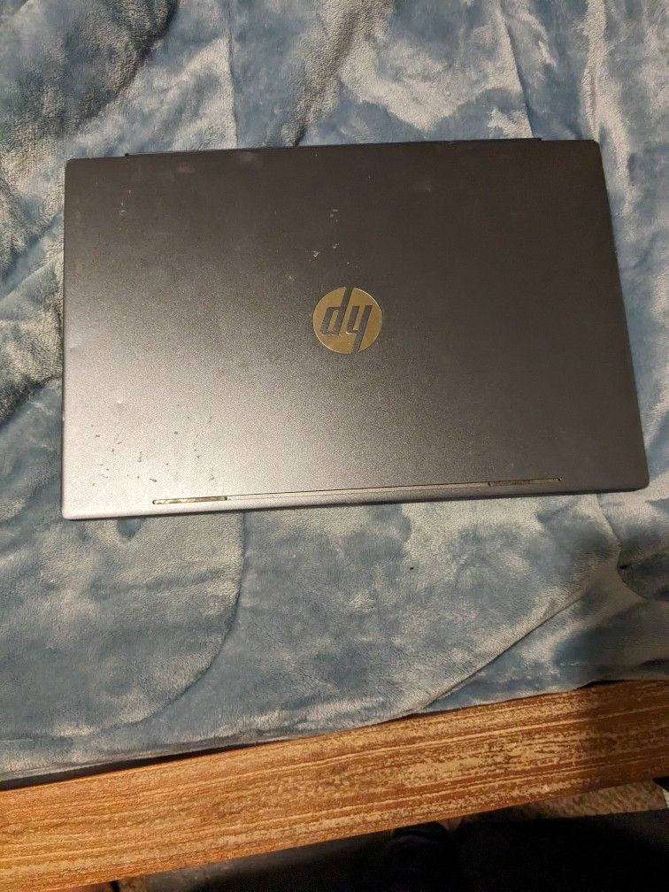 HP Pavilion 15" 950 GB storage 8 GB Ram AMD Ryzen 5